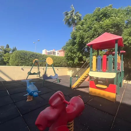 Victoria Boulevard By Garvetur *