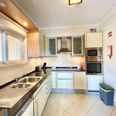 Victoria Boulevard By Garvetur * Bicas