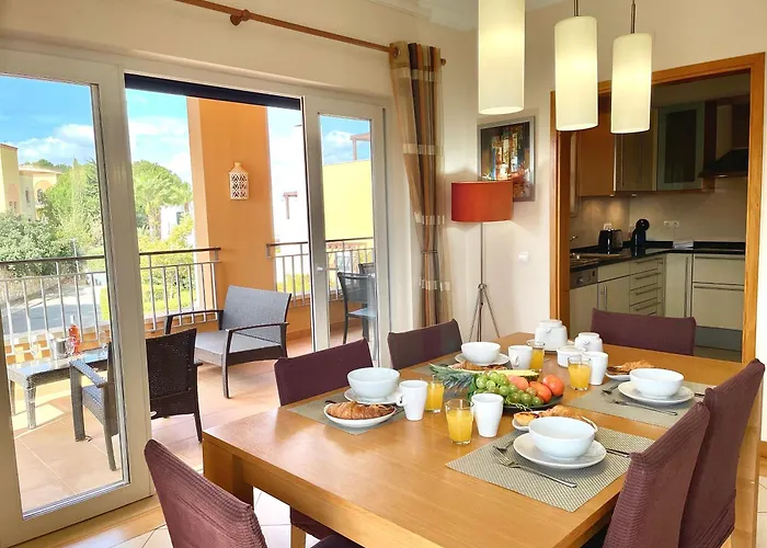 Victoria Boulevard By Garvetur