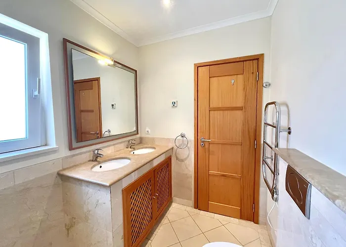 Victoria Boulevard By Garvetur דירה